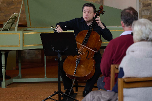 Bach + Richard Harwood – Cello Detach